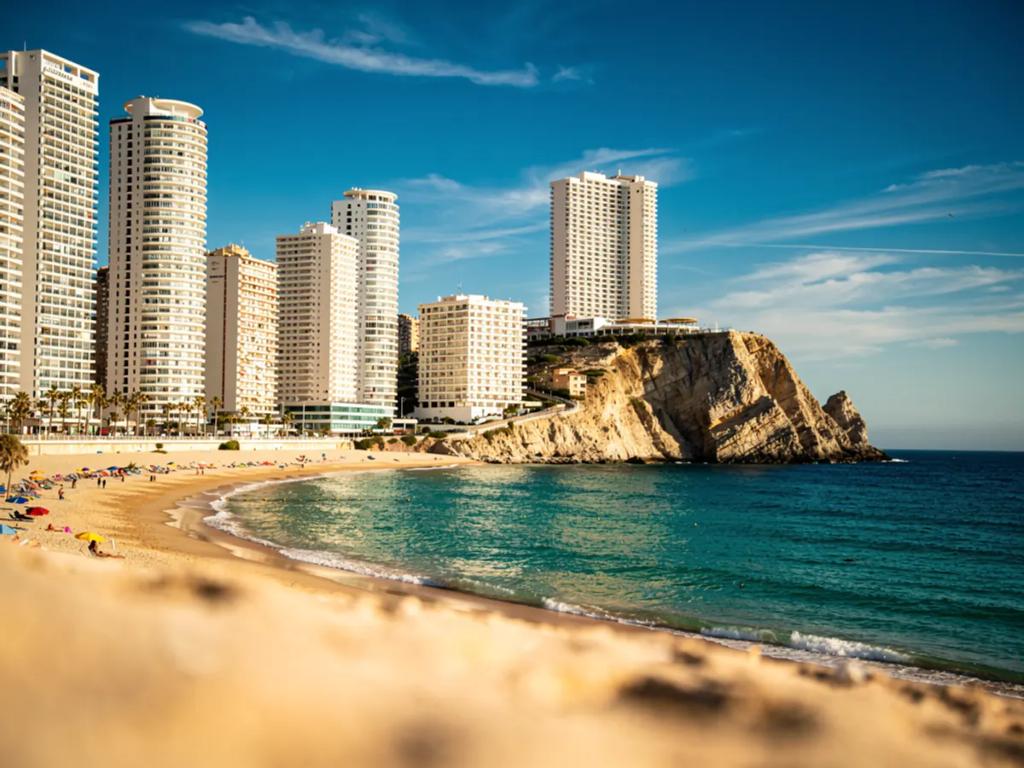 eSIM Benidorm - Compra datos de viaje prepago para Benidorm, España