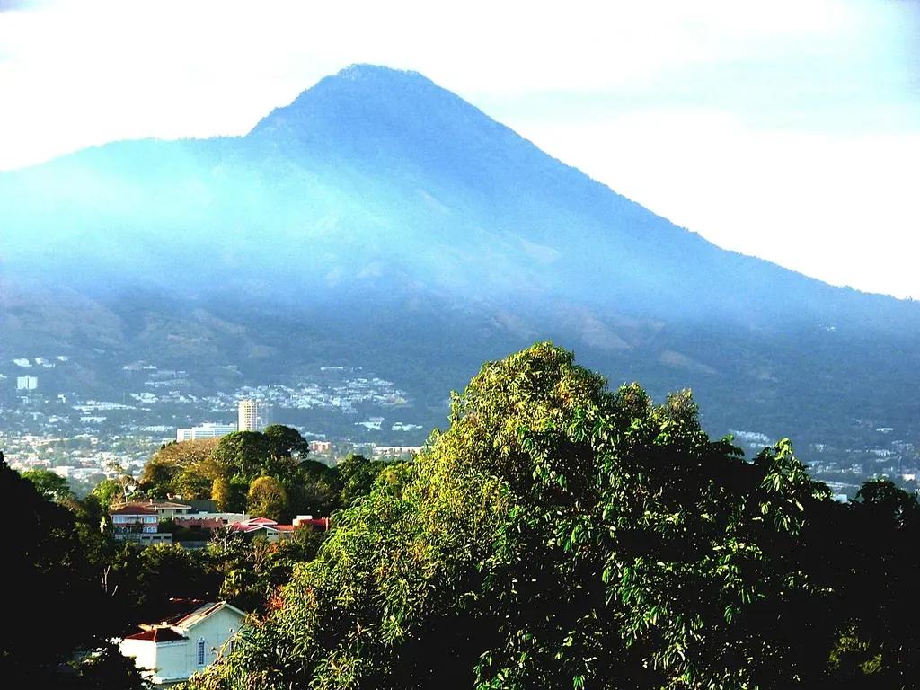 Destino de viaje El Salvador - Compra eSIM El Salvador para internet móvil