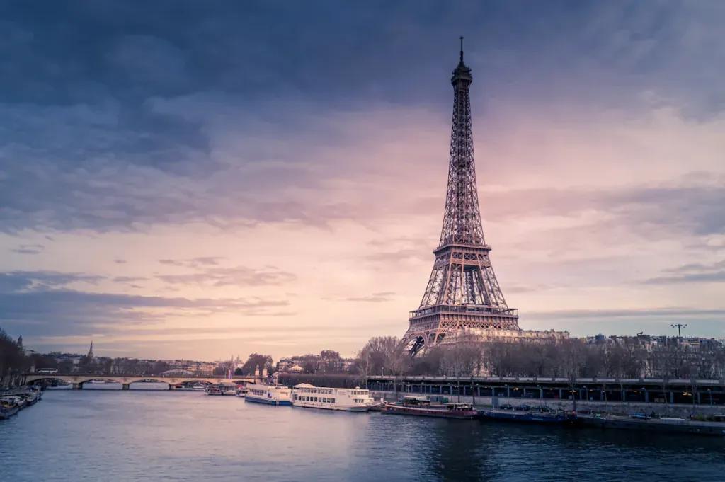 Destino de viaje Francia - Compra eSIM Francia para internet móvil