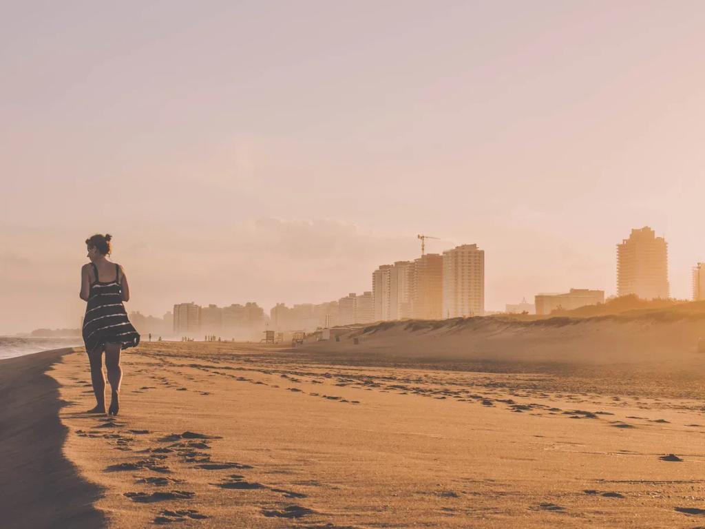 Destino de viaje Uruguay - Compra eSIM Uruguay para internet móvil