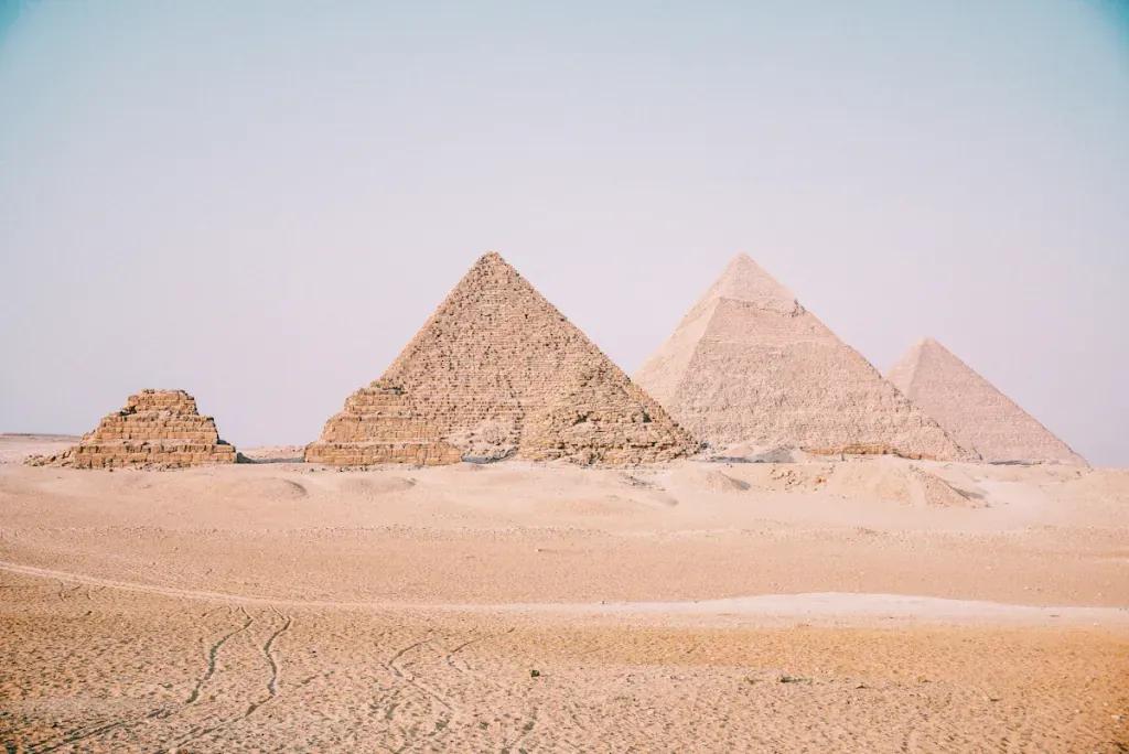 eSIM Luxor - Compra datos de viaje prepago para Luxor, Egipto