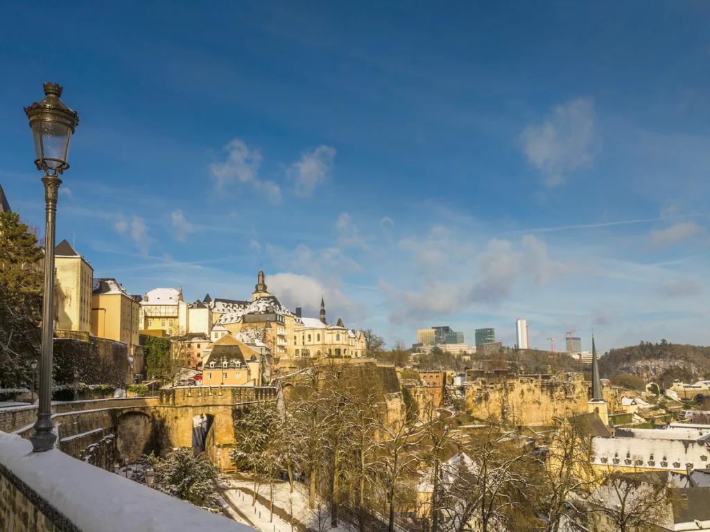 Destino de viaje Luxemburgo - Compra eSIM Luxemburgo para internet móvil